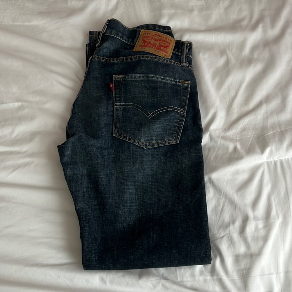 513 LEVI MEN’S 30x30 JEANS! Excellent condition, rarely worn, darker jean color.
